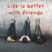 Illustration 3 Freundinnen, Hintergrund Foto Wand; Life is better with friends! crea-re